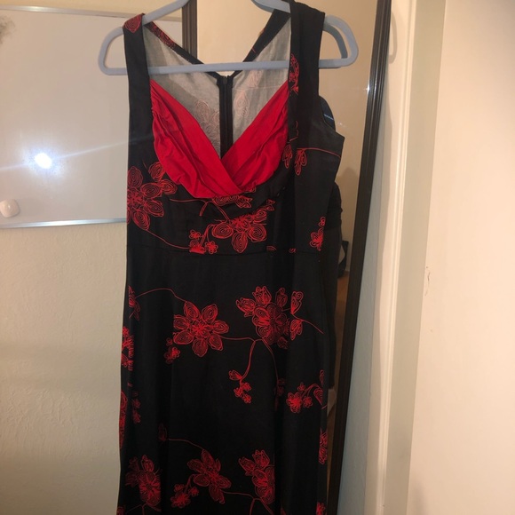 Red & black Retro dress size “M” 17 inches PTP, 40 inches long. - Picture 3 of 5